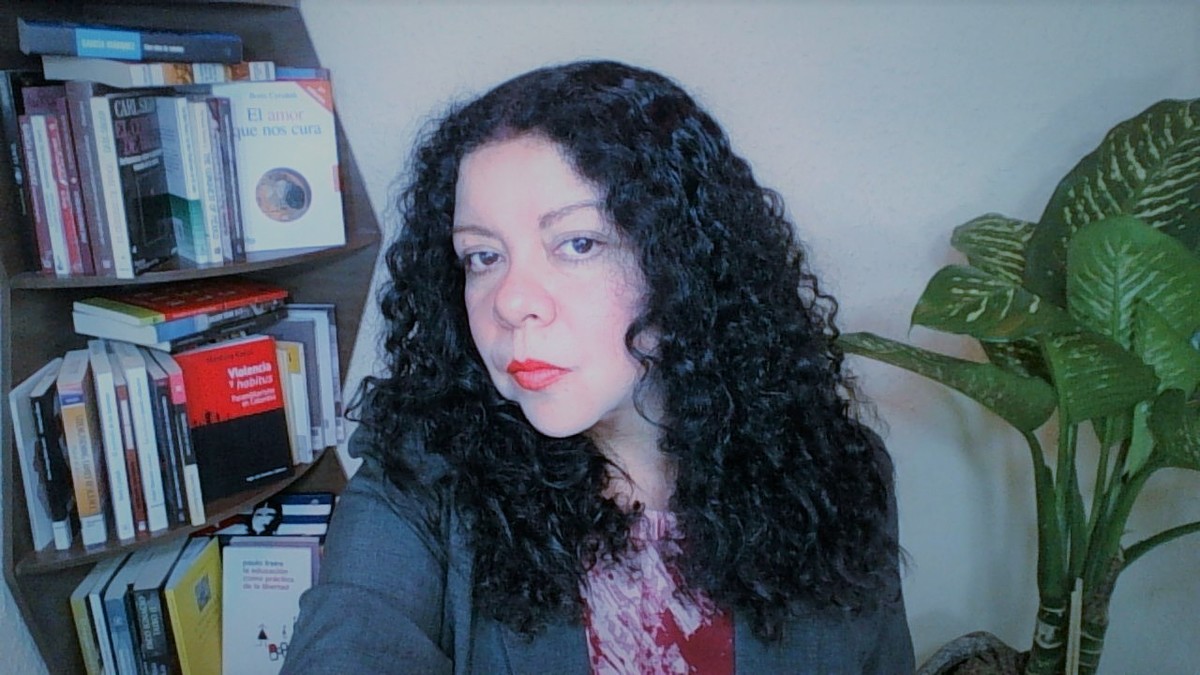 La doctora Karla Salazar acompaña a los familiares de los desaparecidos. (Especial)