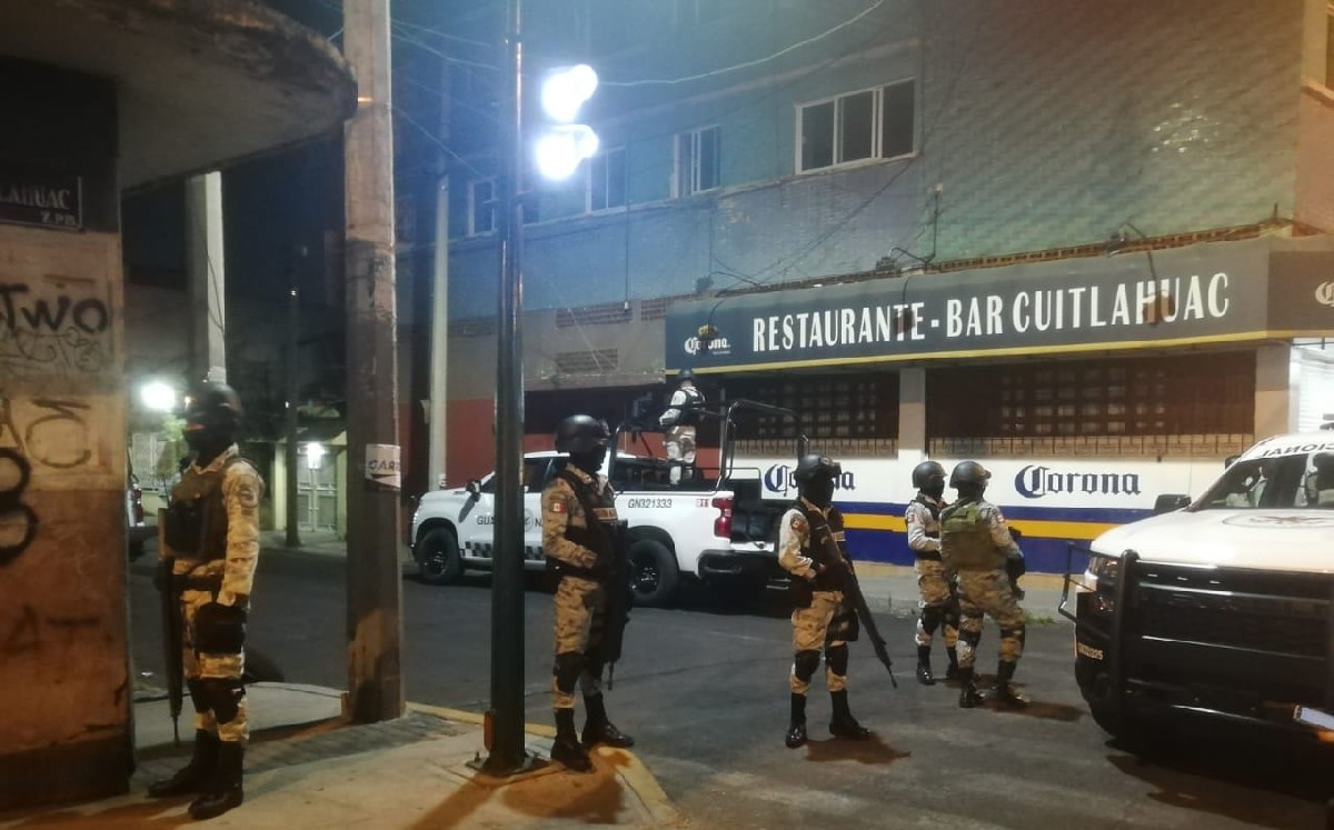 Elementos de seguridad realizaron un fuerte operativo en varios inmuebles de la GAM. (Especial)