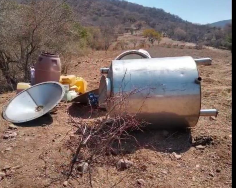 En el lugar se localizaron ollas donde se cocinada cristal. (David Monroy)