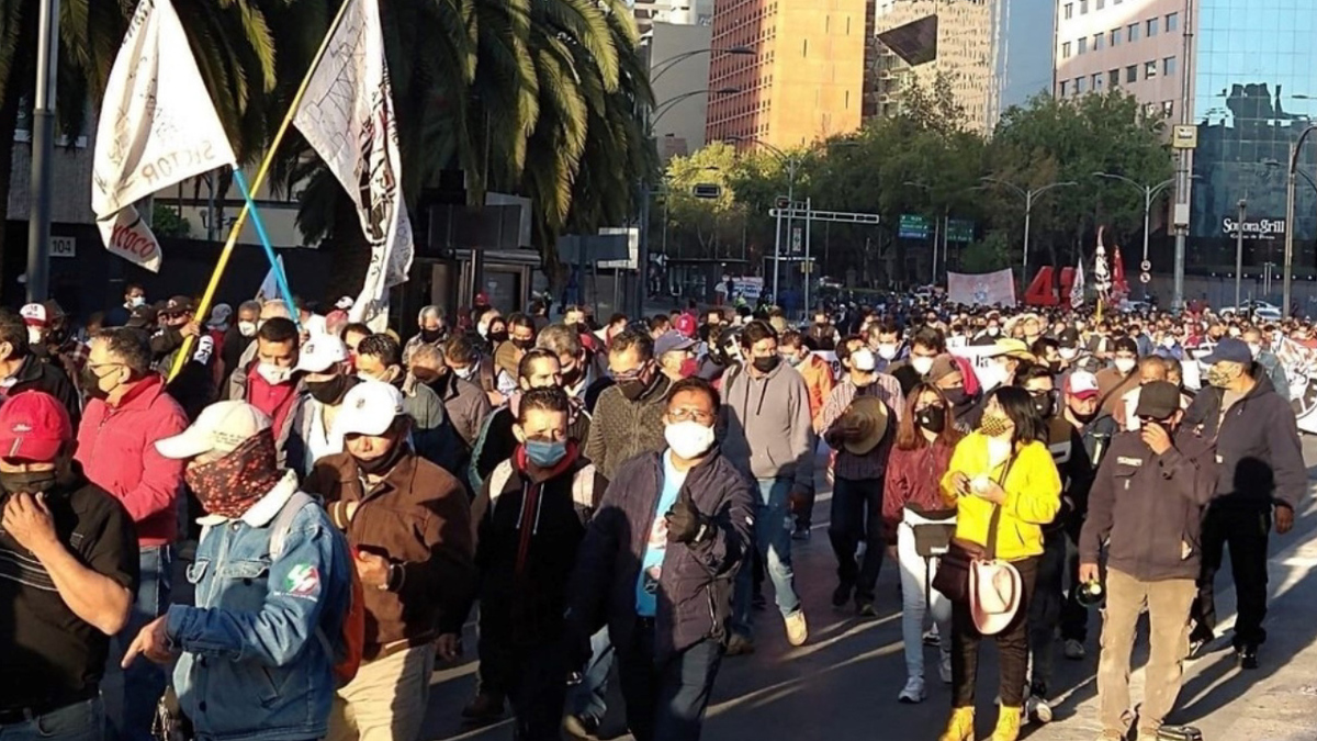 SME marcha en Paseo de la Reforma rumbo al Zócalo de CdMx