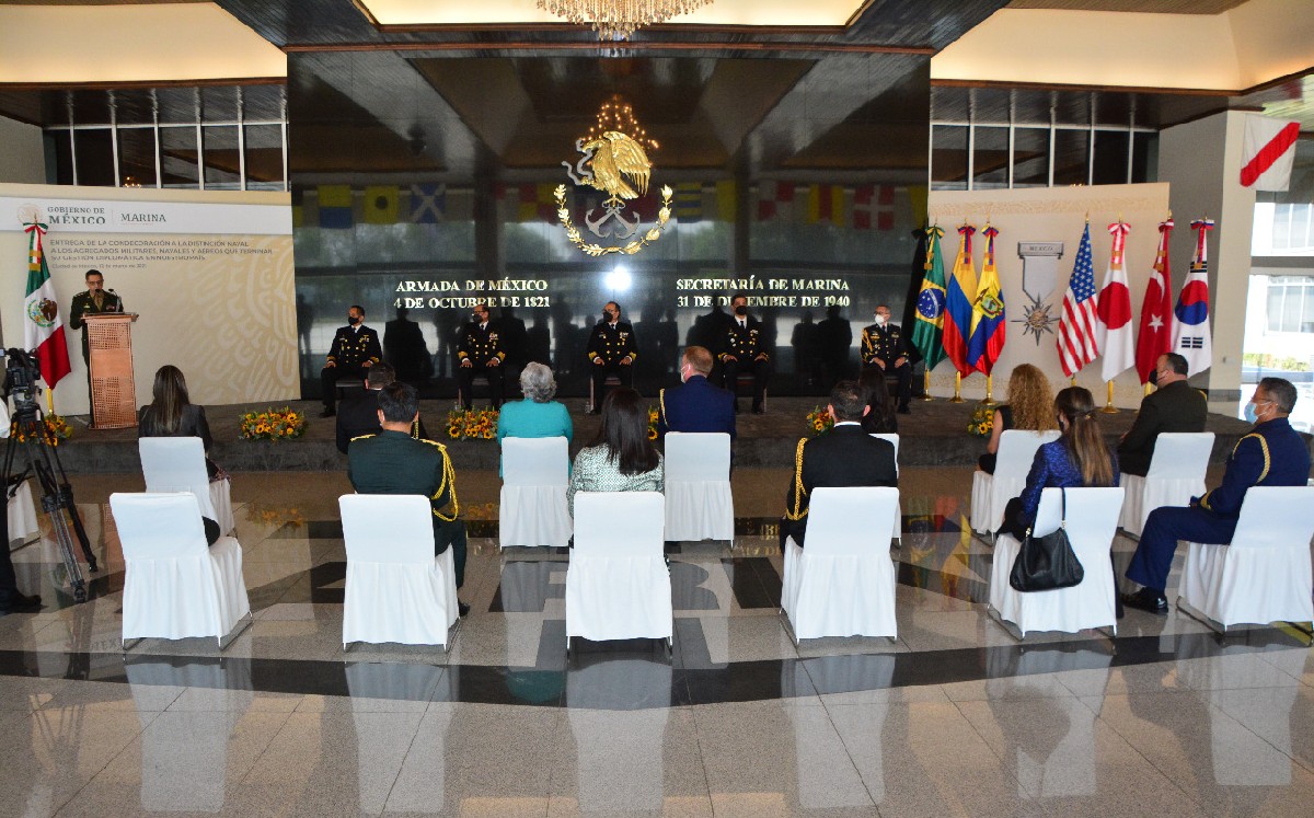 Ocho agregados de países como Colombia, Brasil o Estados Unidos, fueron reconocidos por la Semar. (Especial)
