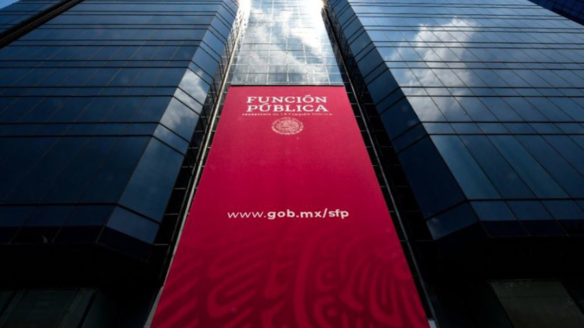 Procesan a 3 ex funcionarios ligados a sustracción de expediente de la 'Casa Blanca'