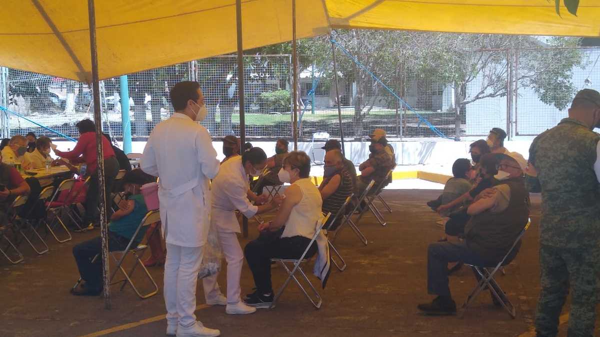 Vacunación contra el covid en Tehuacán. (Apolonia Amayo)