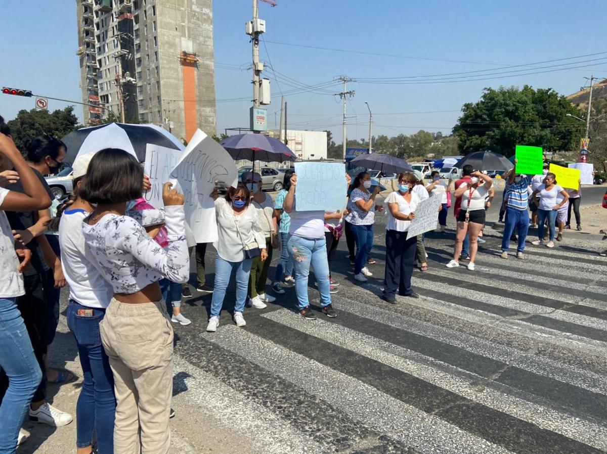 Tlaquepaque. Vecinos protestan por falta de agua- Grupo Milenio