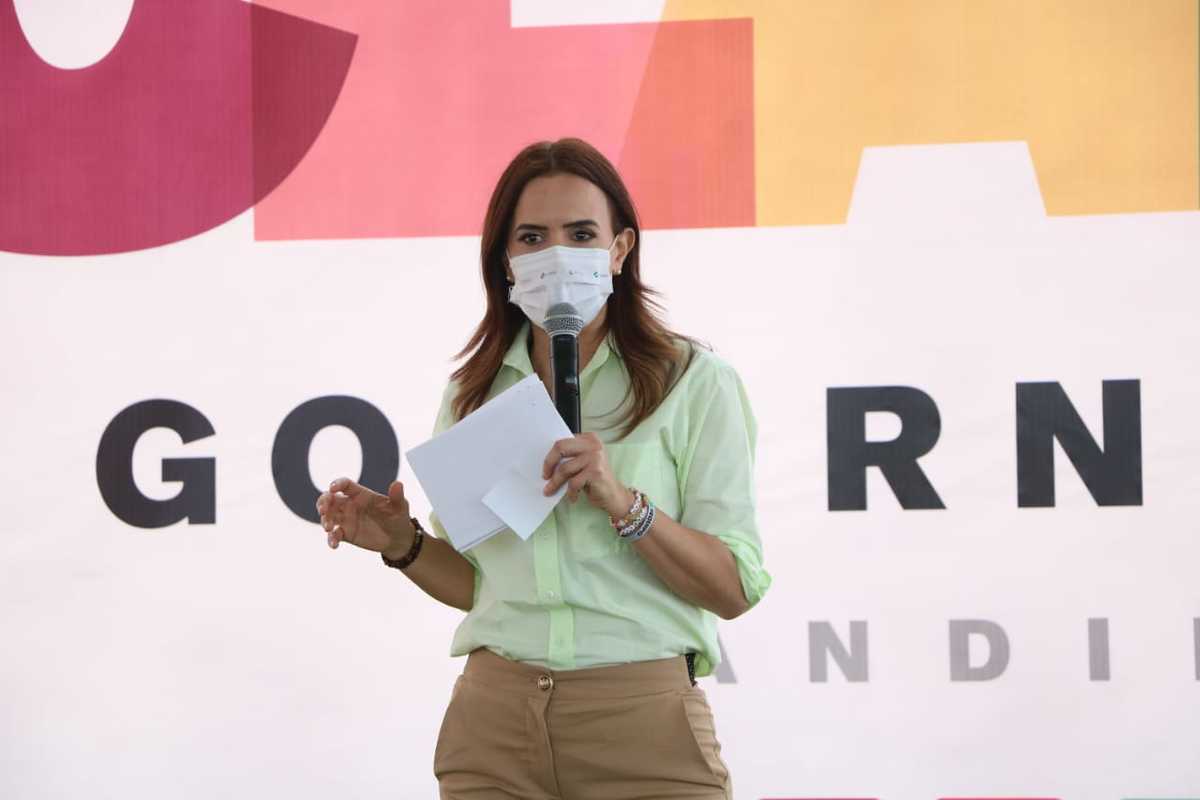 La candidata a la gubernatura de la Coalición Juntos Haremos Historia en Nuevo León, Clara Luz Flores Carrales. Foto: Leonel Rocha