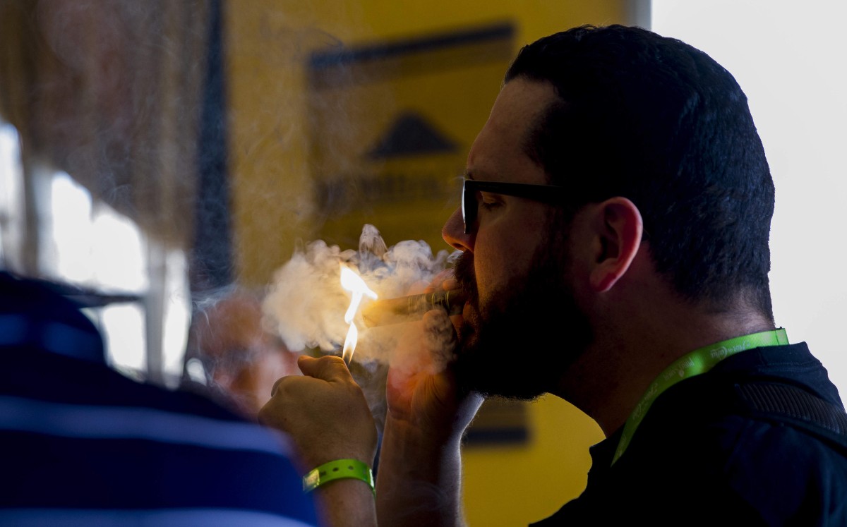 Por coronavirus, diputados van contra vapeadores, tabaco y nicotina. (EFE)