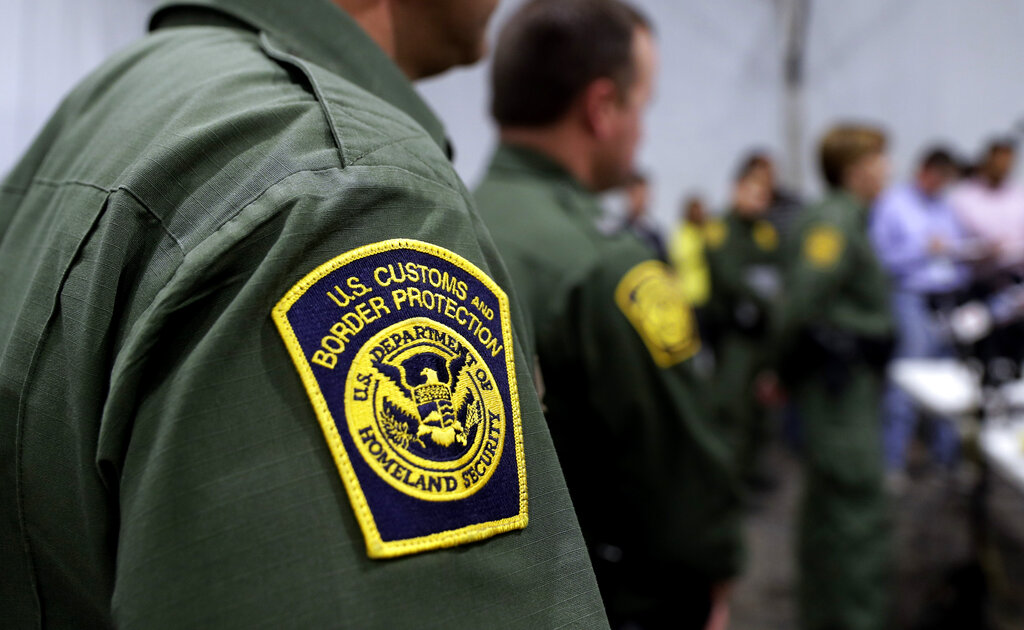 El Departamento de Seguridad Nacional gestiona los centros de detención de migrantes a través de la CBP. (AP / Archivo)