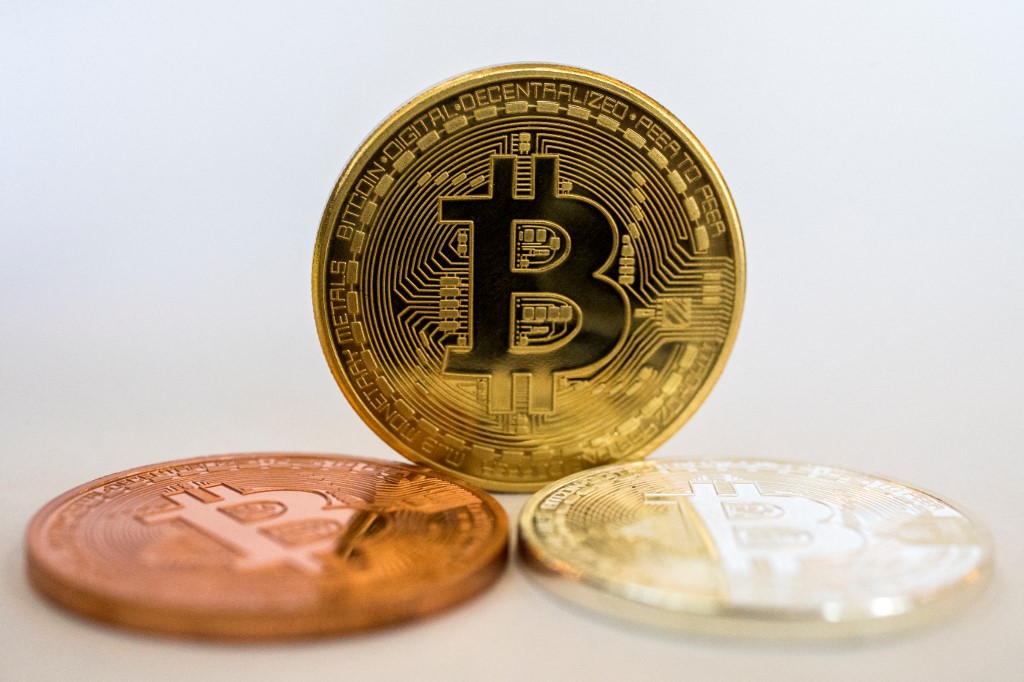 A mediados de diciembre el bitcoin valía sólo 20 mil dólares. (AFP)