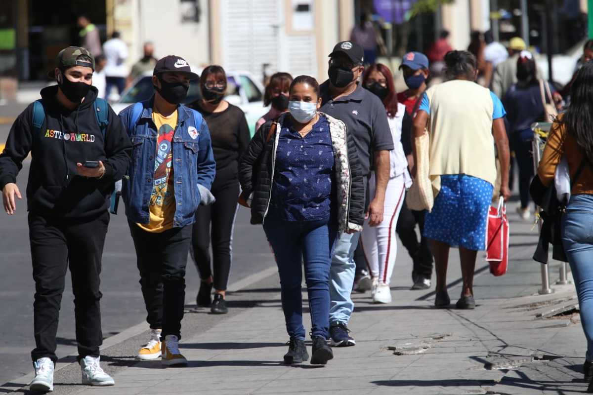 Movilidad de personas en el centro de Pachuca. (Jorge Sánchez)