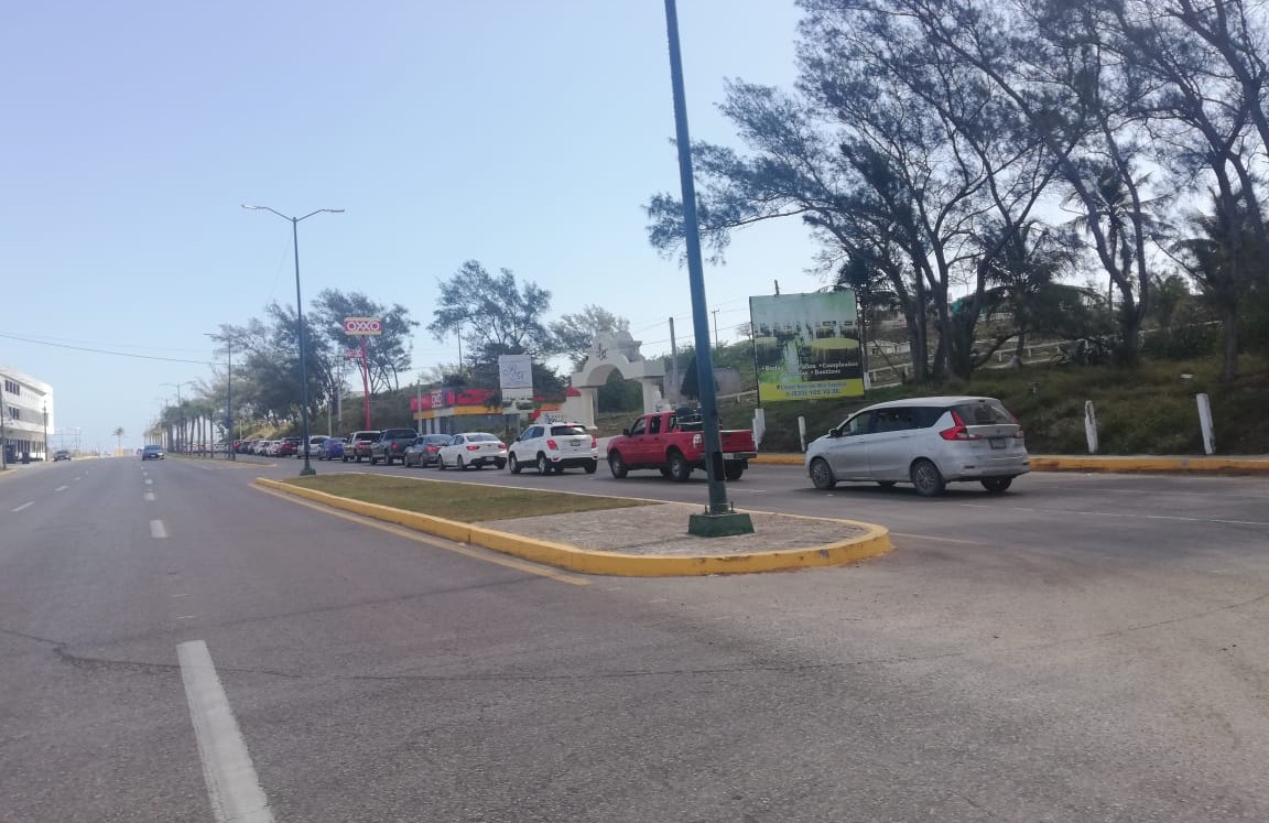Playa Miramar, filas para ingresar. (Anahy Meza)