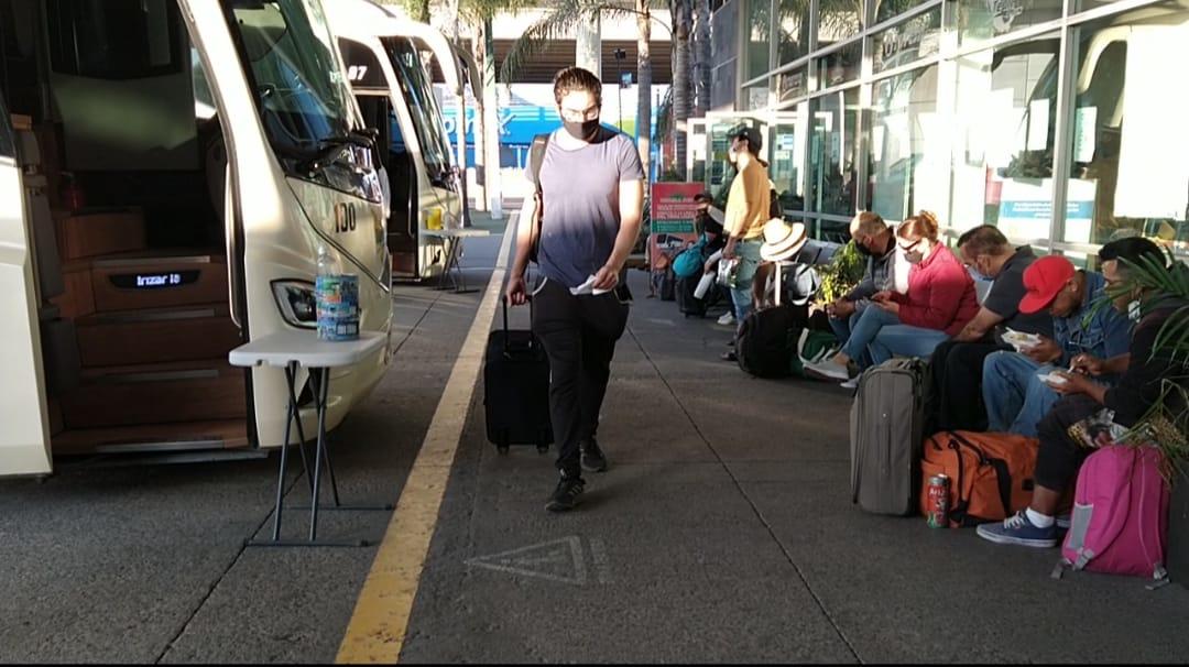 Tapatíos aprovechan puente y levantamiento de restricciones para salir de viaje (Roberto Hurtado)