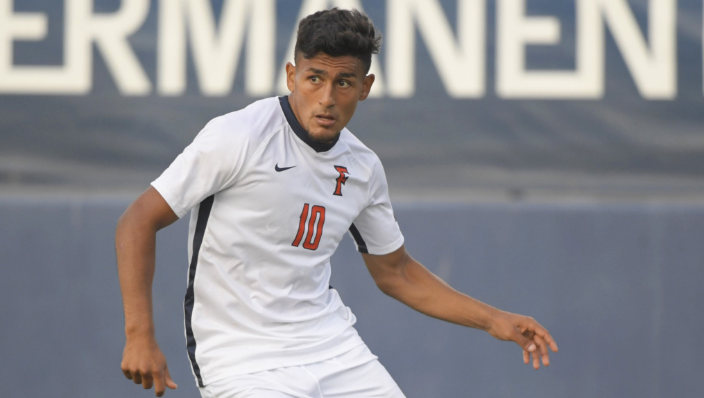 Christian Pinzón, a prueba para quedarse en Chivas (Cortesía Cal State Fullerton)