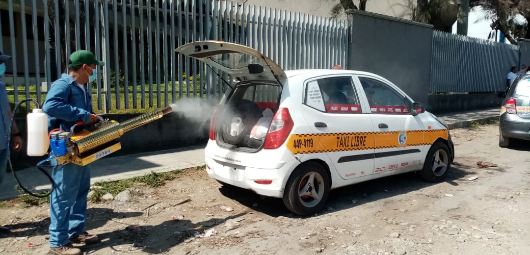 Desinfección de vehículos. (Antonio Campos)