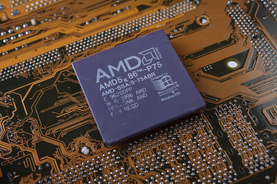 Advanced Micro Devices (AMD) es una compañía estadunidense de semiconductores con sede en Santa Clara, California. (Shutterstock)