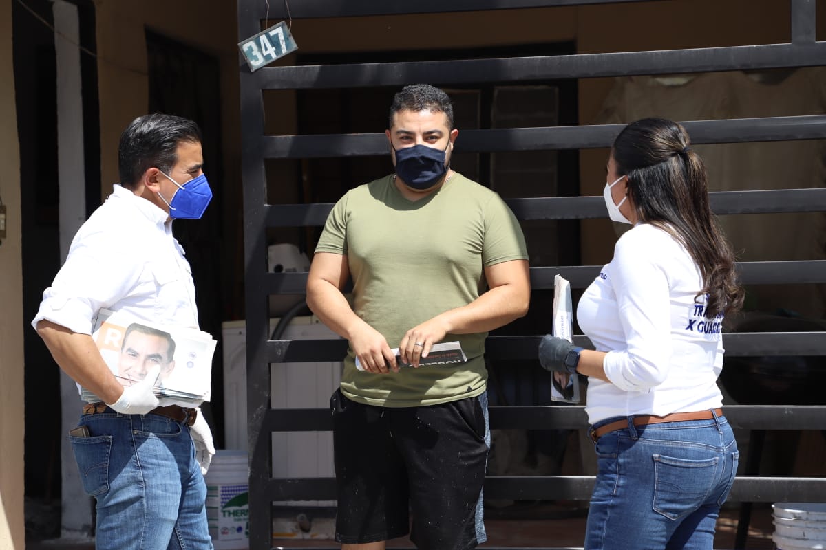 Alfonso Robledo durante su campaña en el municipio de Guadalupe. Foto: Especial