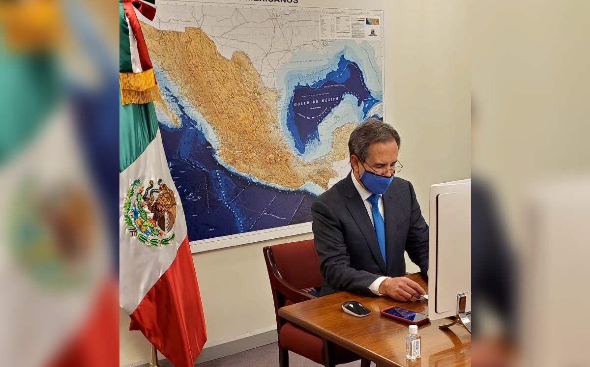 Esteban Moctezuma conversó con la cónsul de México en Los Ángeles. | Twitter