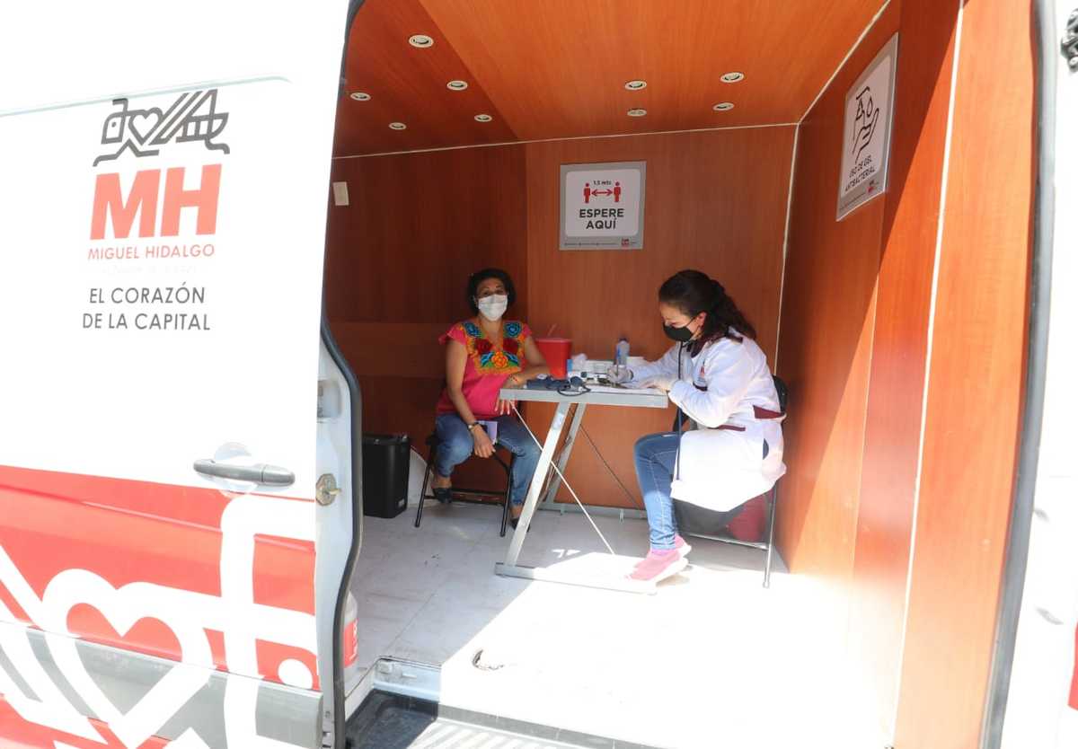 Los médicos adscritos a los programas de la alcaldía ofrecen servicios gratuitos para frenar contagios de covid-19. (Especial)