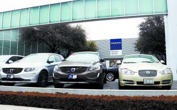 La producción y ventas de automóviles van creciendo poco a poco. Leonel Rocha