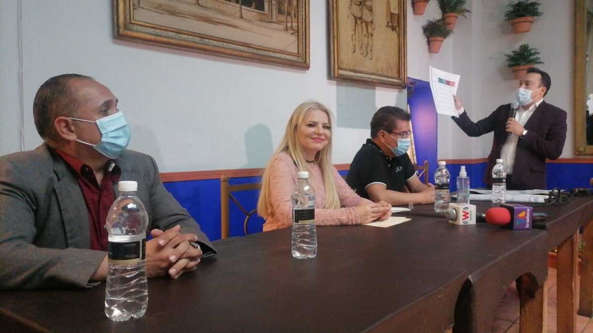 Claudia Delgadillo presumió que va arriba en las encuestas. (Jorge Martínez)