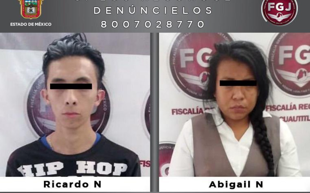 La fiscalía estatal aseguró 21 tarjetas de débito a los detenidos, las cuales no eran de su propiedad. (FGE-Edomex)