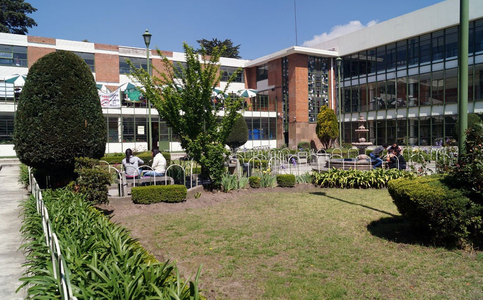 La UAEMex dio a conocer la semana pasada que será voluntario el regreso a talleres, laboratorios y otras áreas de apoyo. (Archivo)