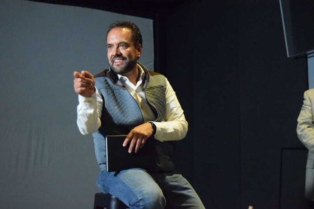 El aspirante al gobierno de Chihuahua, Juan Carlos Loera de la Rosa, se reunió con 22 empresarios del ramo. (Juan José García Amaro)