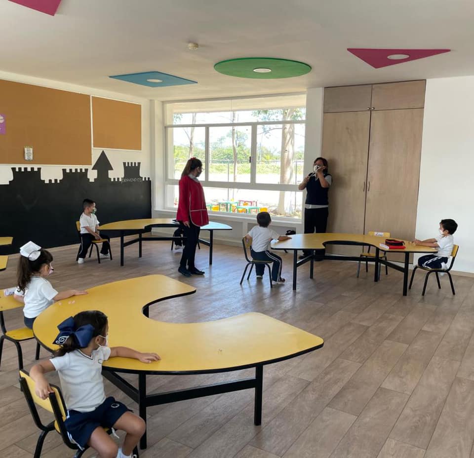 El instituto Cumbres de Campeche reabrió su estancia infantil. (Facebook)