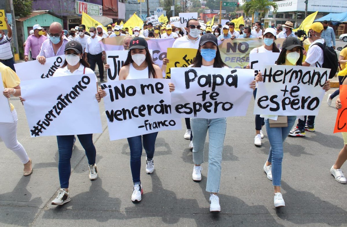 Jesús Zambrano encabezó una marcha en Tuxpan. (Tomada de @Jesus_ZambranoG)