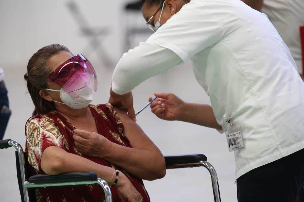 Vacunación contra covid en Hidalgo. (Jorge Sánchez)