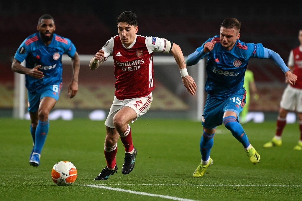 Arsenal eliminó al Olympiacos de la Europa League (AFP)