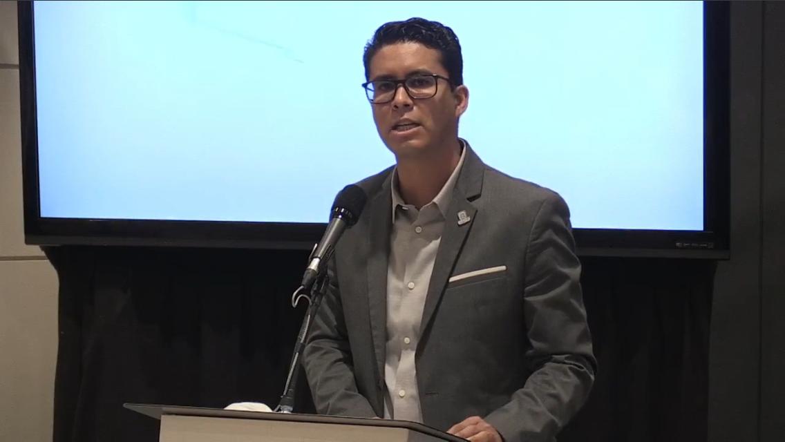 El director del IEA, Ulises Reyes Esparza, informó que se preparan para el regreso a clases. (Alberto Herrera)