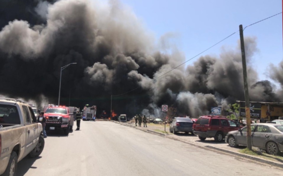 Incendio arraso con 400 vehículos en Nuevo Laredo