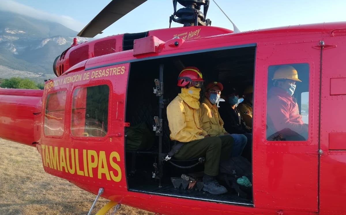 Protección Civil de Tamaulipas combate incendios. (Facebook)