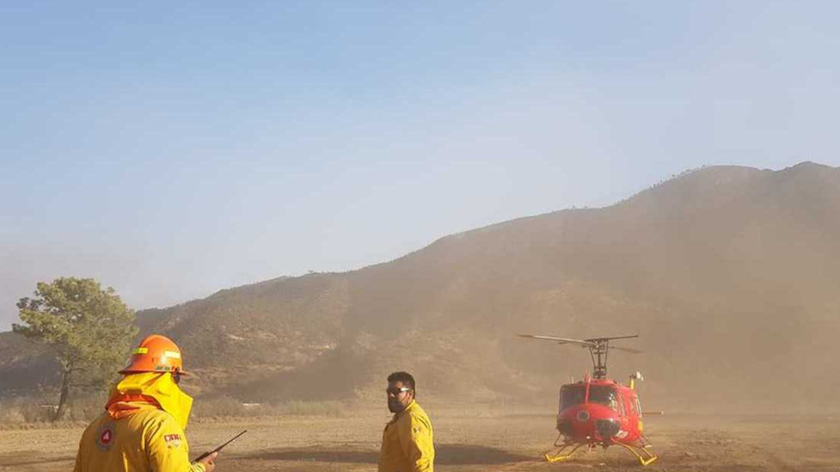 Rentan 2 helicópteros de Estados Unidos para combatir incendio en sierra de Santiago y Arteaga