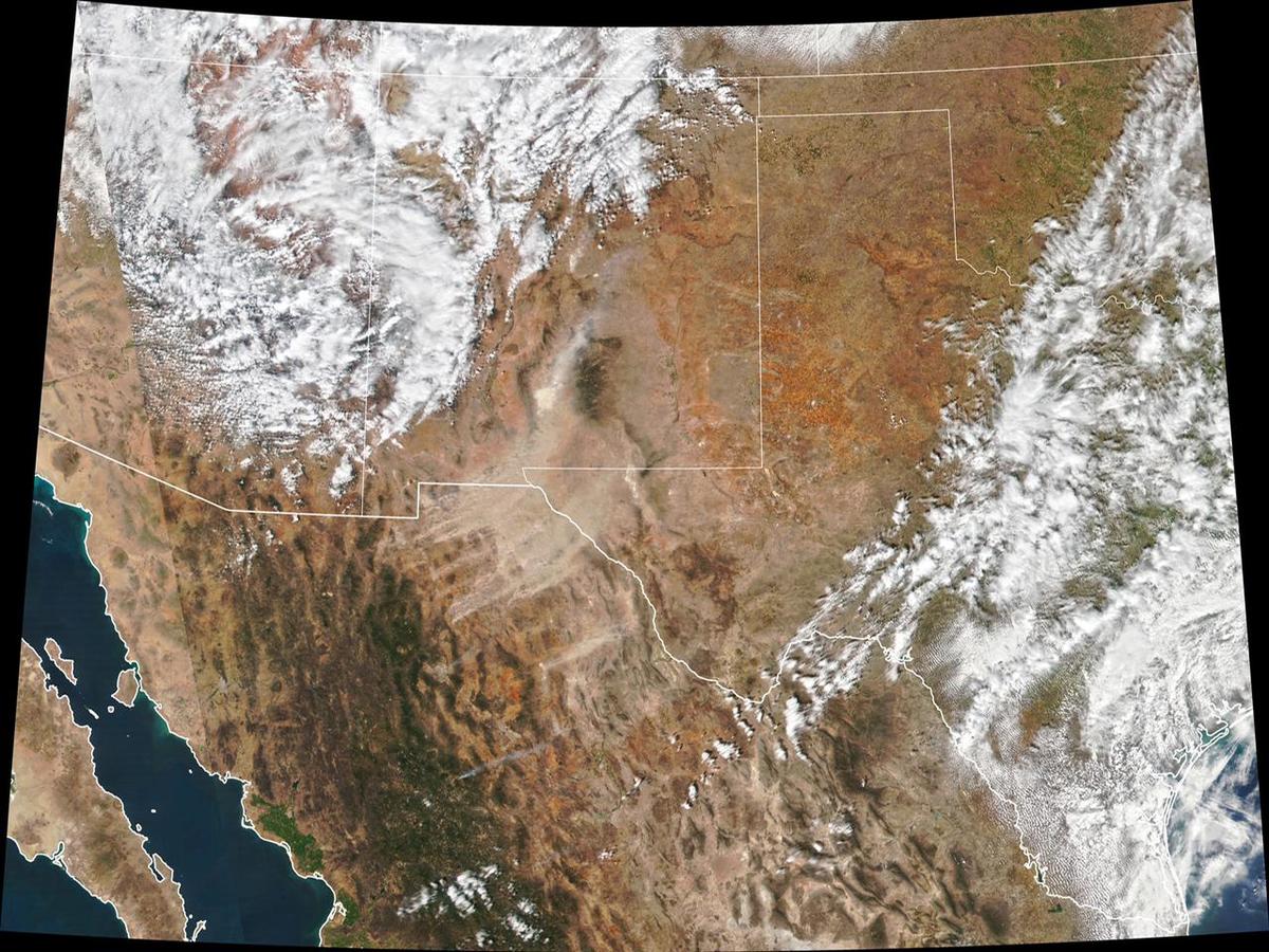 El Visible Infrared Imaging Radiometer Suite (VIIRS) en el satélite NOAA-NASA Suomi NPP, adquirió una imagen en color natural de la tormenta | Especia