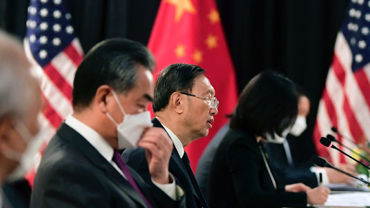 China y EU se enfrentan en primer encuentro; intercambian acusaciones