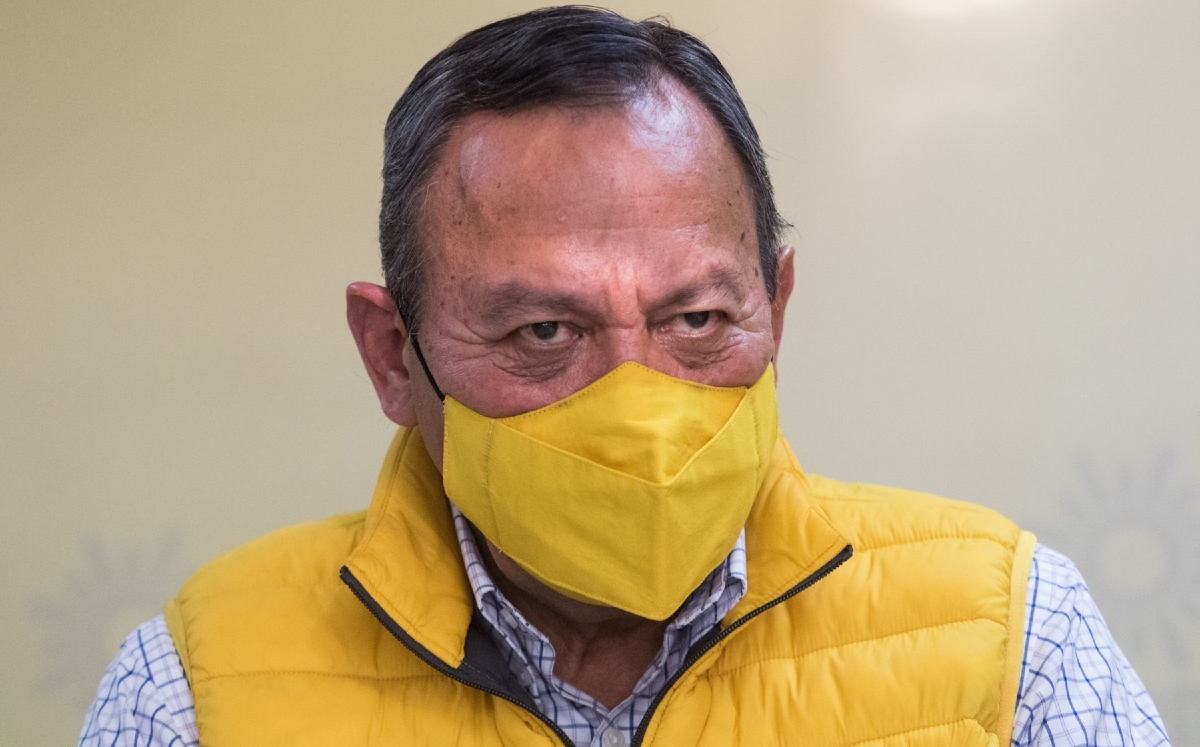 Jesús Zambrano Grijalva, dirigente nacional del PRD, en una rueda de prensa. (Cuartoscuro)