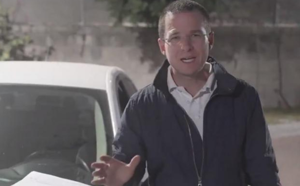 Ricardo Anaya compara a AMLO con el 'compadre de las caguamas'; redes lo critican. (Captura)