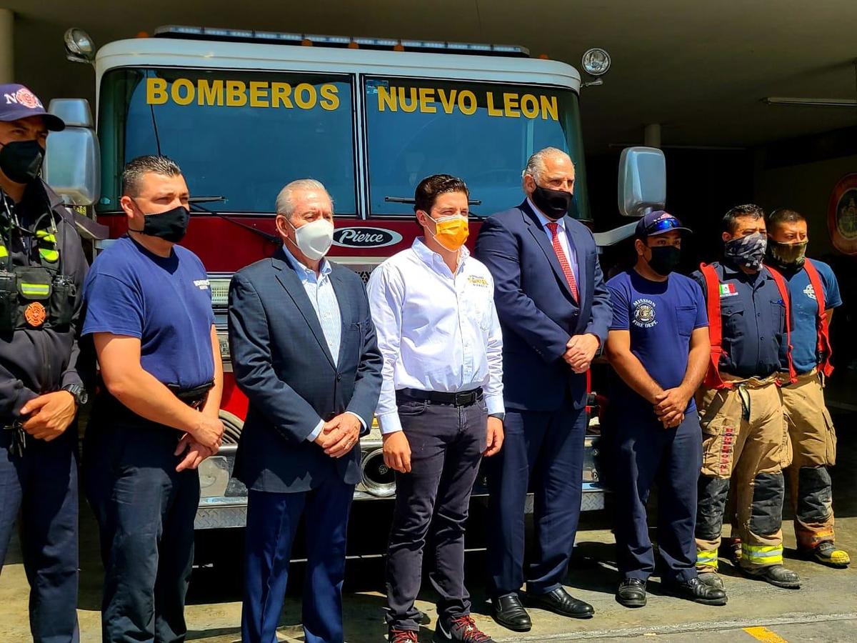 Samuel García dijo que parte del dinero de su campaña será donado a los Bomberos.