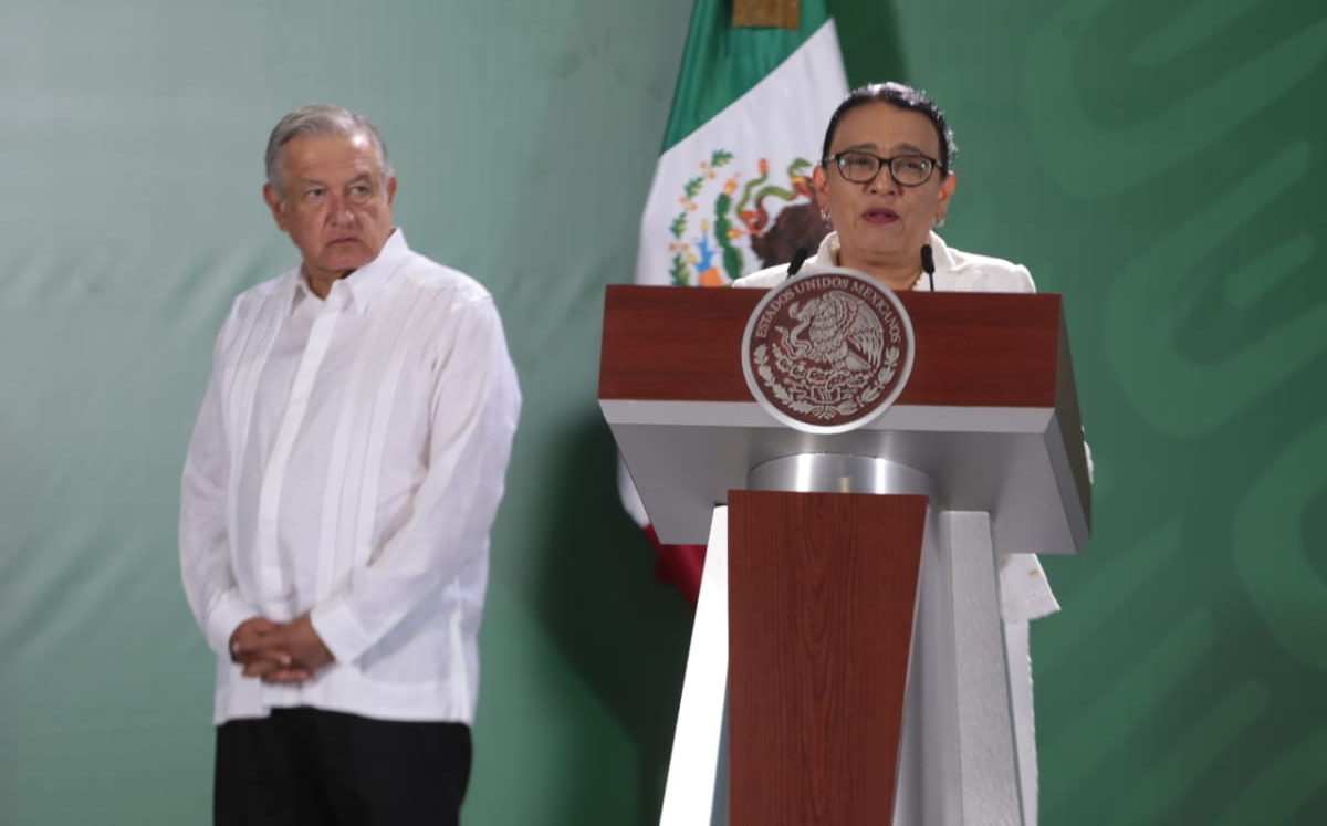 La secretaria de Seguridad durante La Mañanera en Coatzacoalcos el 19 de marzo. (Jesús Quintanar)