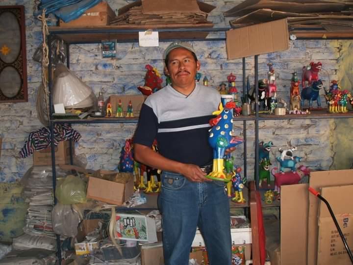 El gobierno tonalteca entregó apoyos económicos a 60 artesanos de Tonalá (Diana Barajas)