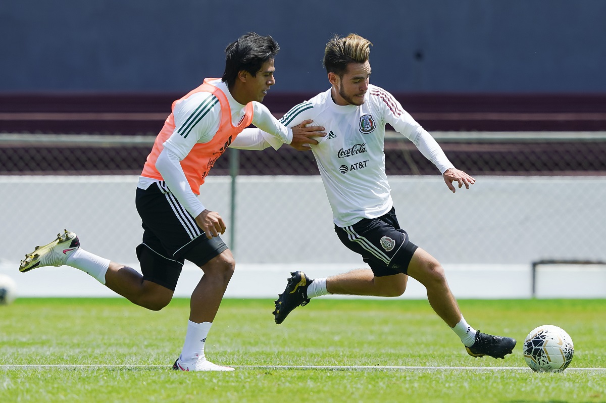 José Juan Macías y Jesús Angulo durante entrenamiento con el Tri preolímpico (Imago7)