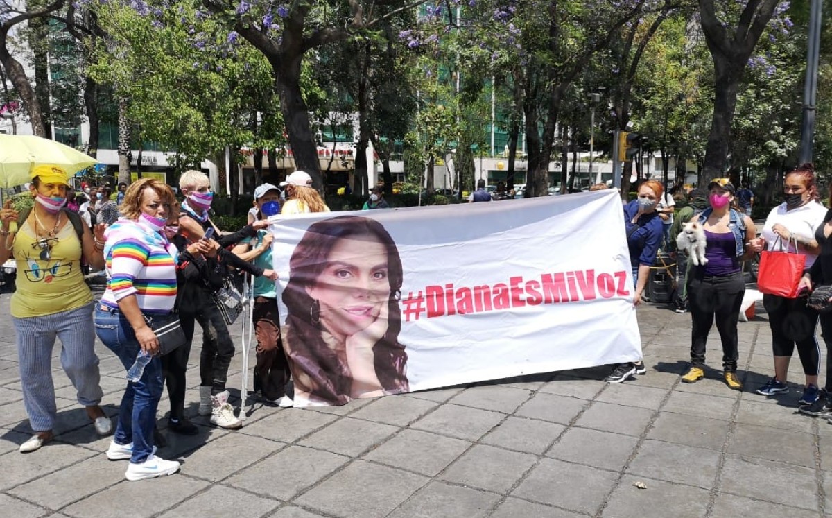Alrededor de 70 personas se reunieron para bloquear Paseo de la Reforma. (Jorge Becerril)