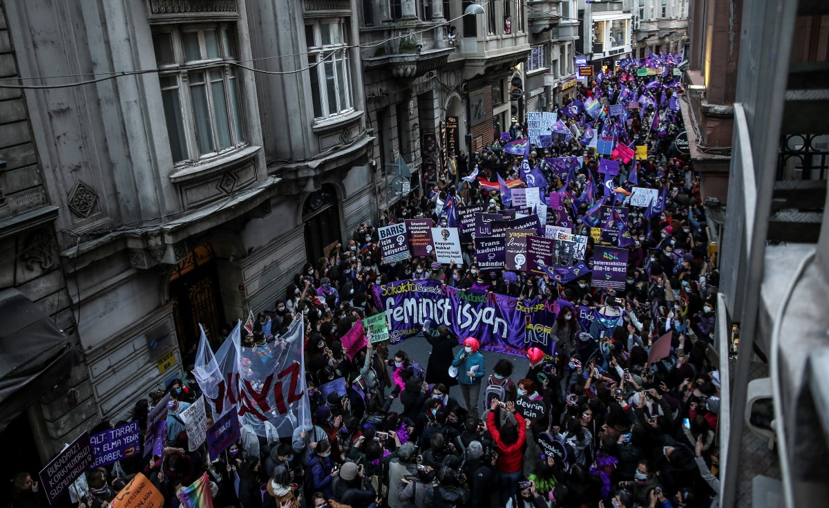 Turquía firmó su salida del tratado para combatir violencia contra las mujeres. | AP