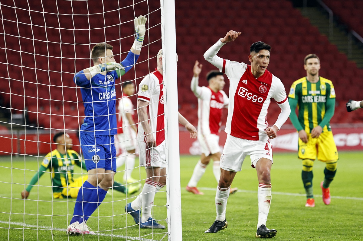 Edson Álvarez anota en triunfo del Ajax (AFP)