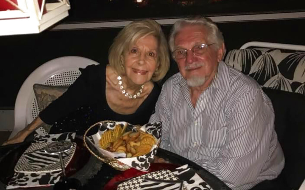 Esther y Bill Ilnisky tuvieron a una hija llamada Sarah Milewski. | AP