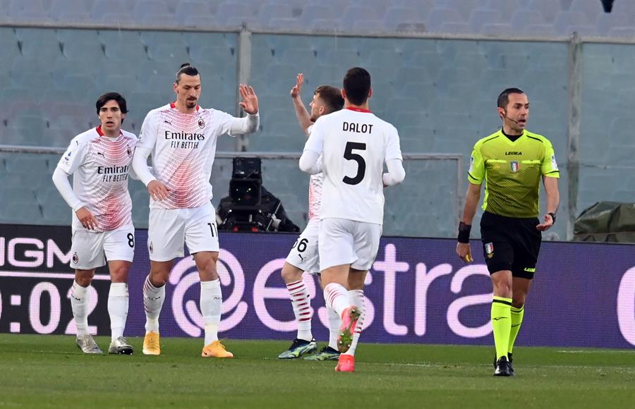 Milan venció a la Fiorentina en el Artemio Franchi (EFE)