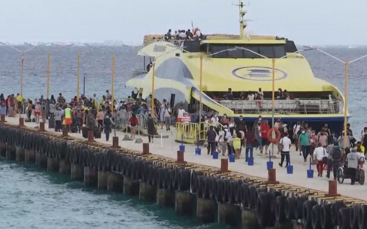Albercas son otro foco de infección, de lo que no se salvan los camastros a la orilla de la playa y tampoco los 'ferrys'. | Abraham Reza