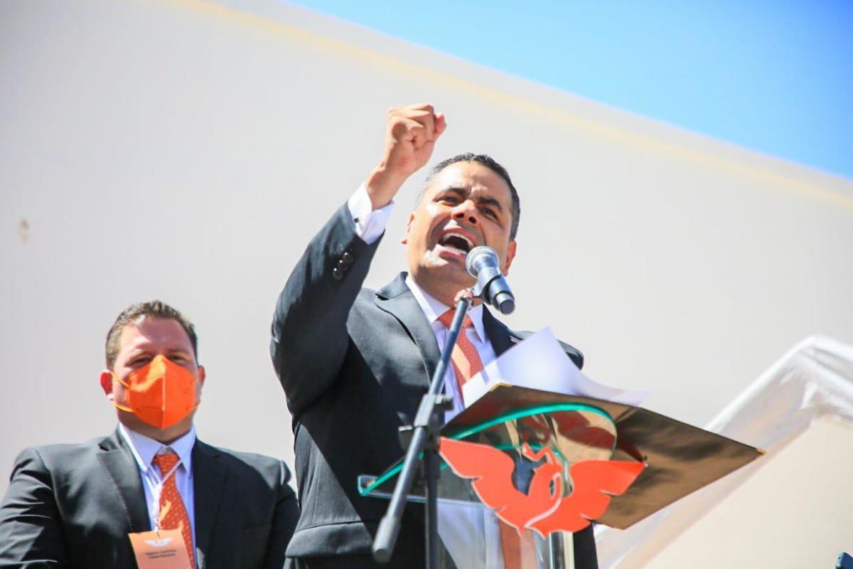 Alfredo El Caballo Lozoya, se registró como candidato a la gubernatura de Chihuahua. (Norma Ponce)