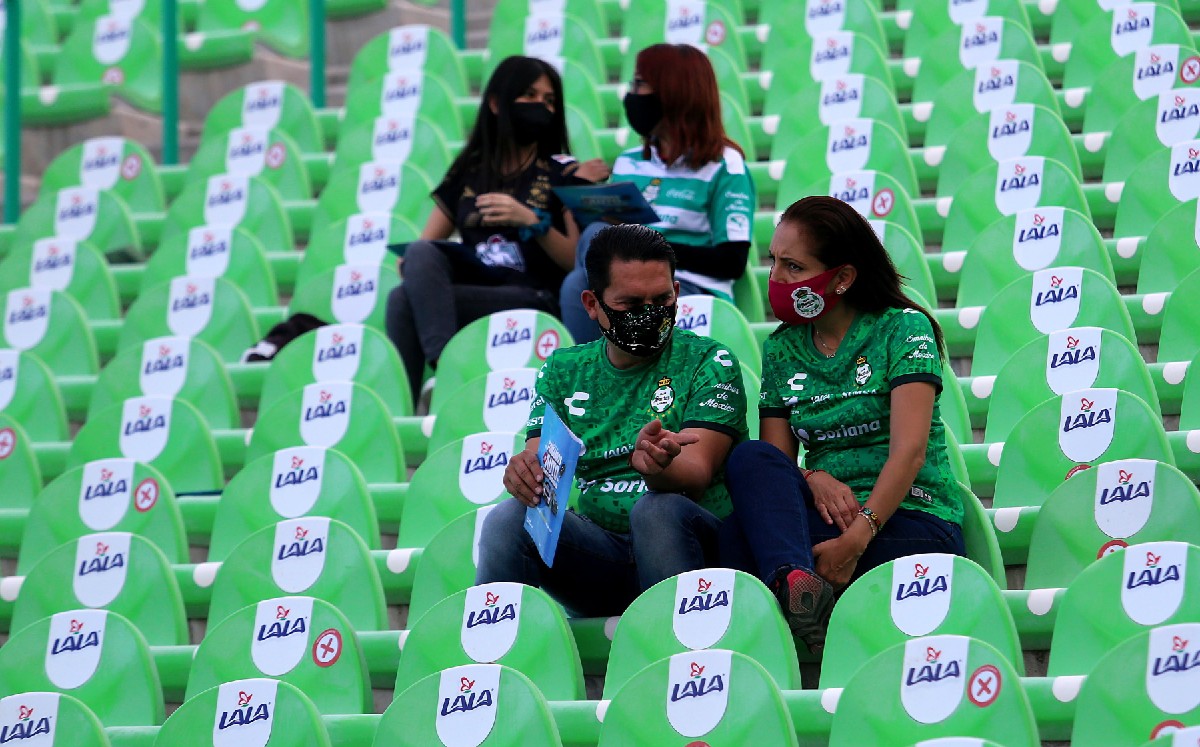 Se autorizó acceso a aficionados para el partido entre Santos y Toluca. (Rolando Riestra)